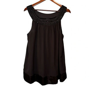 🔹5/$25🔹Torrid Black Sleeveless Blouse with Satin Trim and Embellished Neck. 1X